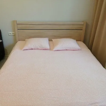 1 Na Narodnai Apartment *